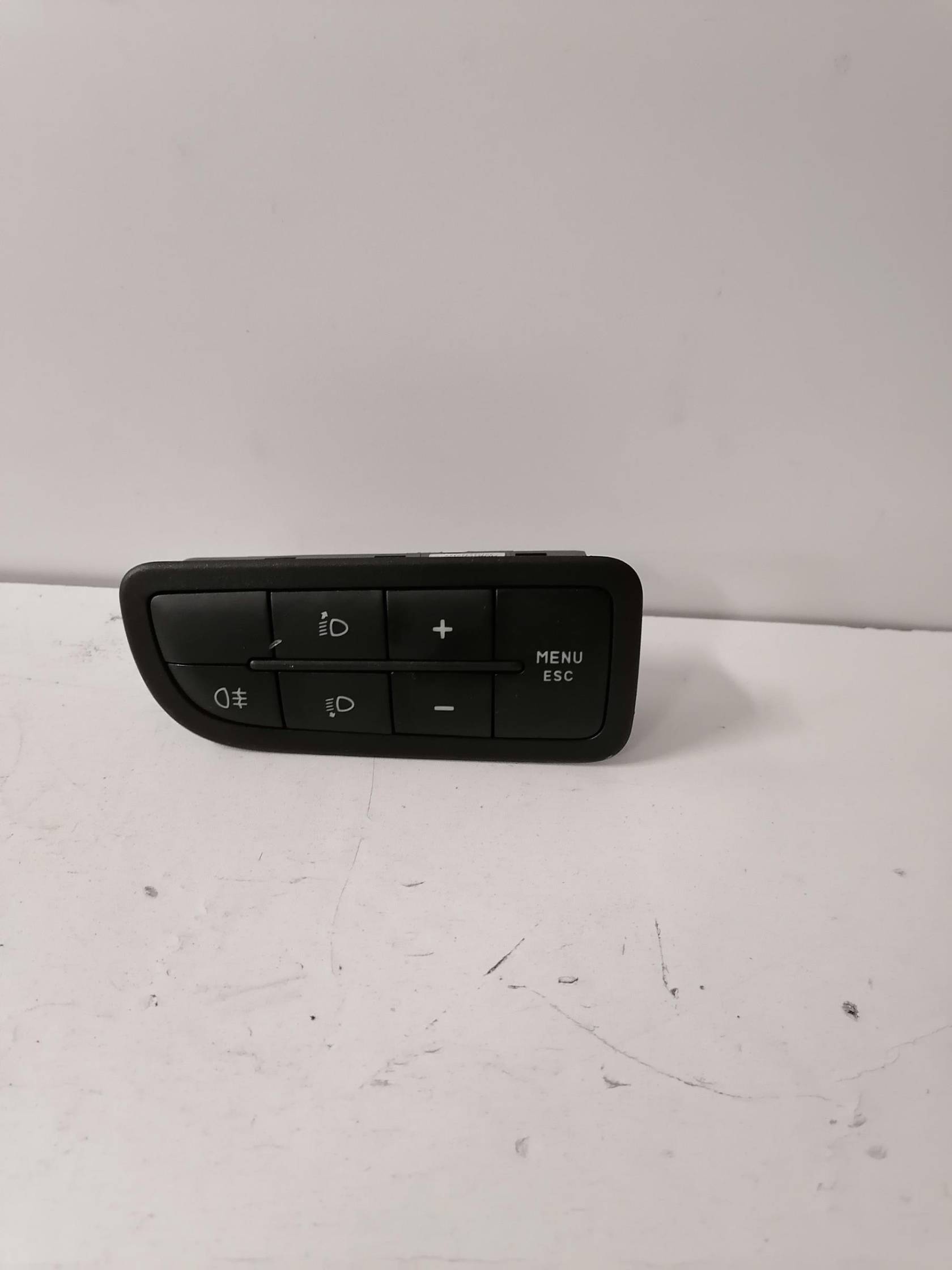 Interruttore blocco comando luci